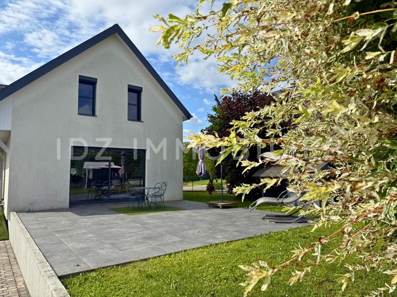 Maison traditionnelle - 144 m² - 6 pièces