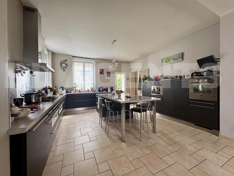 Maison bourgeoise - 192 m² - 5 pièces