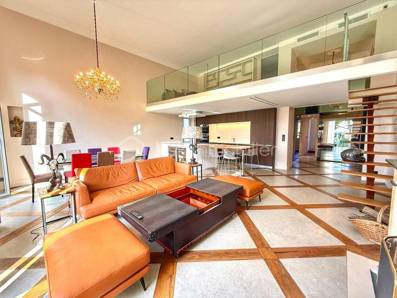 Appartement - 150 m² - 4 pièces