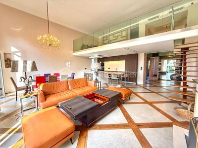 Appartement - 150 m² - 4 pièces