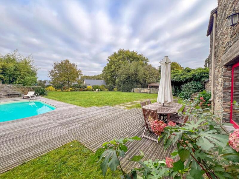 Propriété - 236 m² - 7 pièces