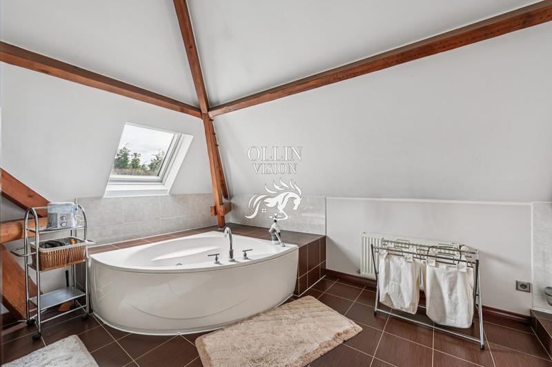 Maison - 365 m² - 12 pièces