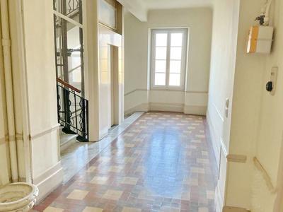 Appartement bourgeois - 174 m² - 6 pièces