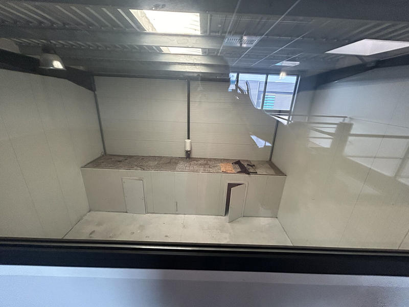 Local d'activité / Entrepôt - 210 m² - 1 pièce