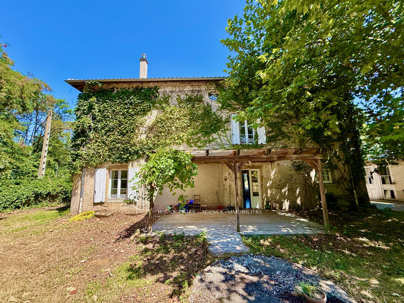Propriété - 163 m² - 9 pièces