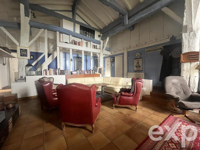 Maison - 230 m² - 8 pièces