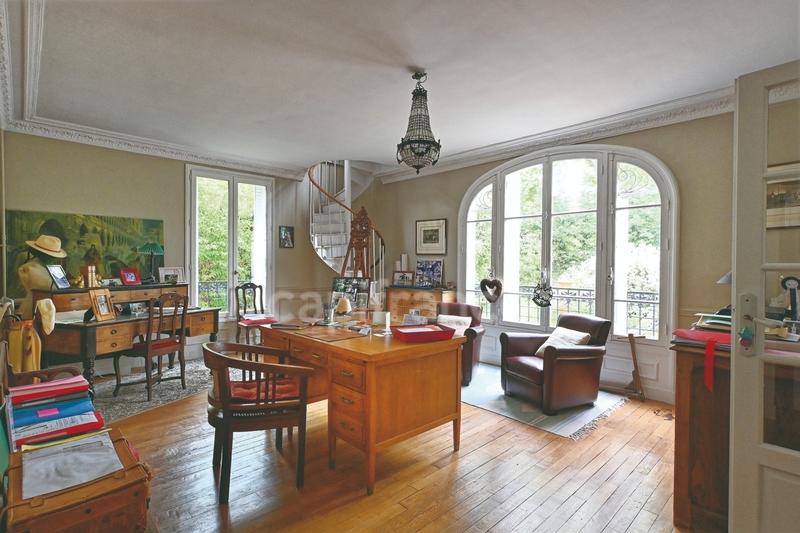 Propriété - 380 m² - 15 pièces