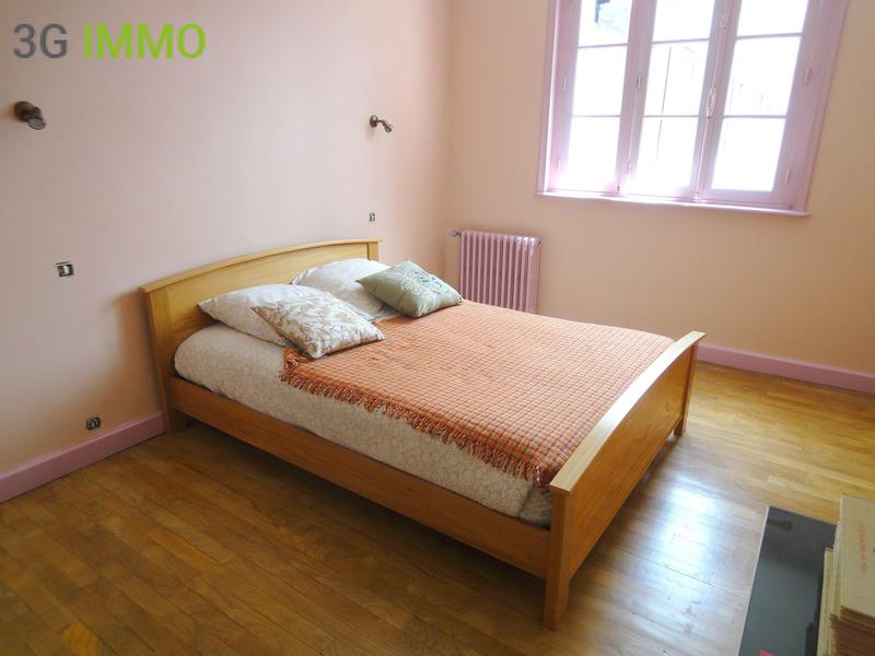 Maison - 235 m² - 9 pièces