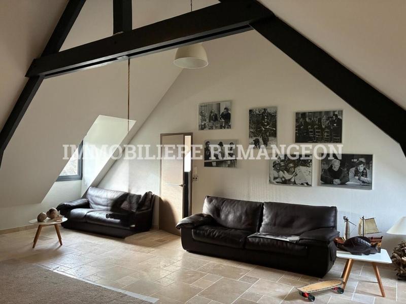 Demeure - 357 m² - 10 pièces