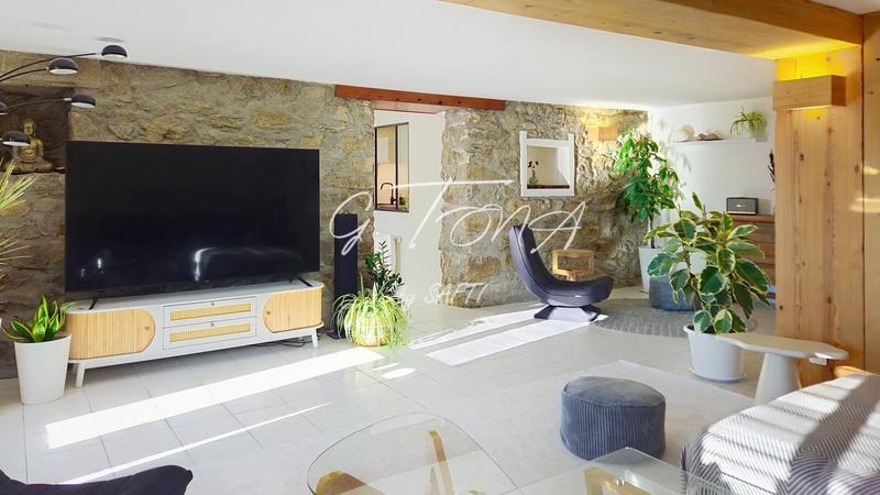 Appartement - 176 m² - 6 pièces