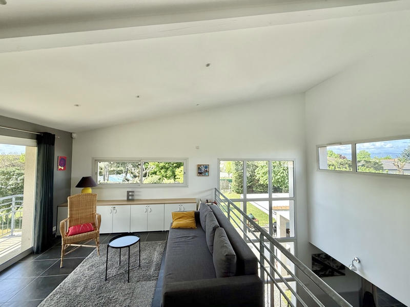 Maison - 274 m² - 10 pièces