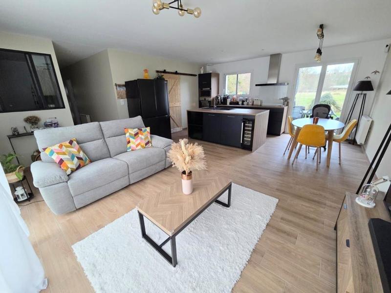 Maison - 98 m² - 4 pièces