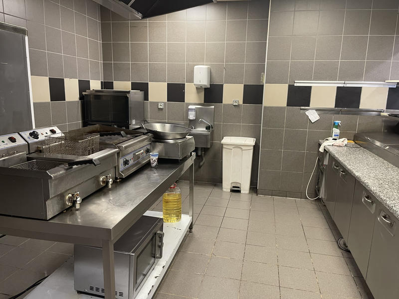 Fonds de commerce - Magasins - 230 m²