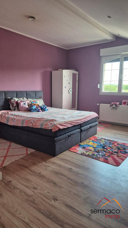 Maison - 330 m² - 7 pièces