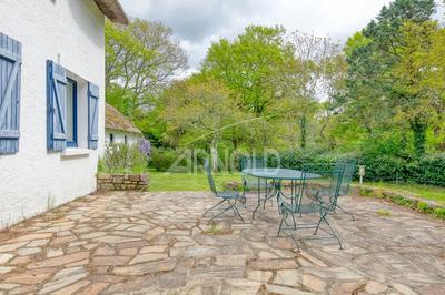 Maison - 270 m² - 10 pièces