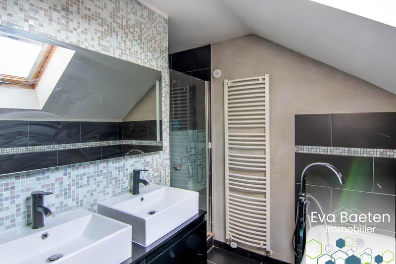 Maison jumelée - 108 m² - 5 pièces