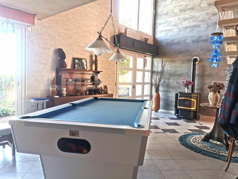 Maison traditionnelle - 182 m² - 7 pièces