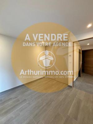 Maison - 204 m² - 9 pièces