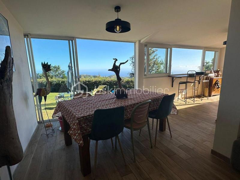 Villa - 90 m² - 4 pièces