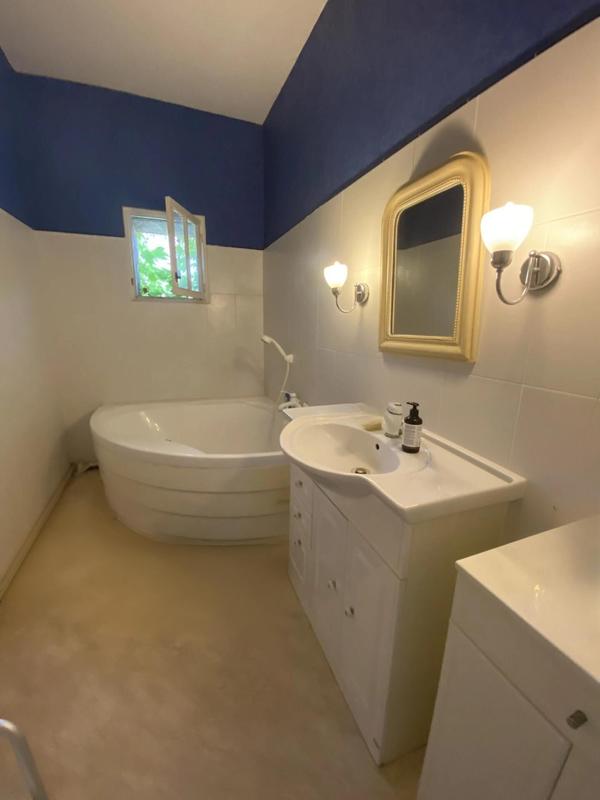 Maison - 213 m² - 9 pièces