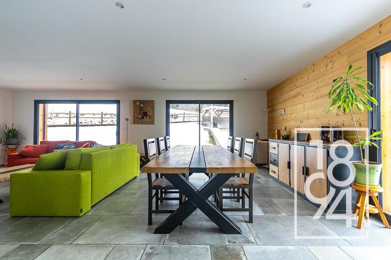 Châlet - 338 m² - 10 pièces