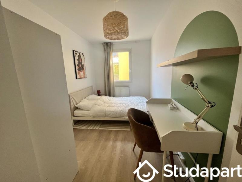 Chambre - 10 m² - 1 pièce