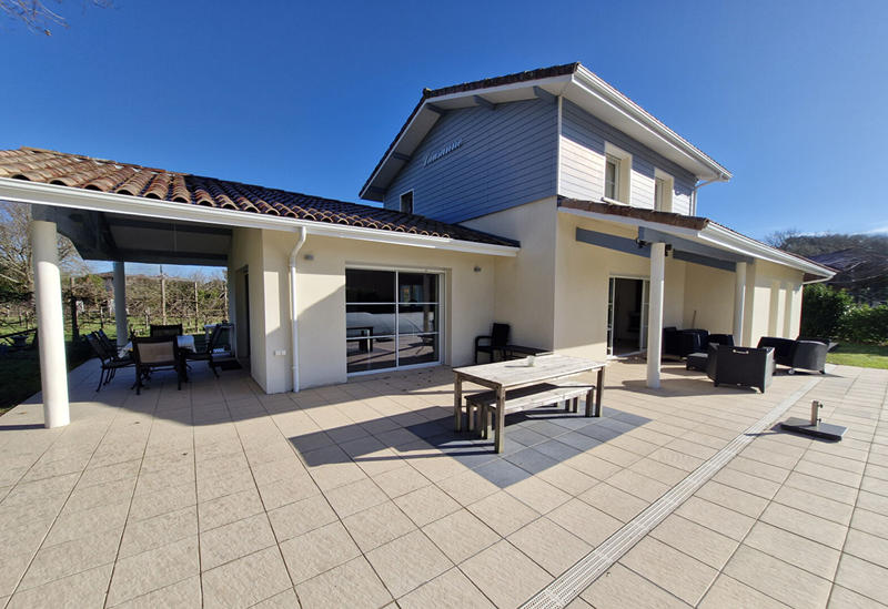 Maison - 140 m² - 5 pièces