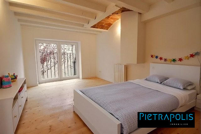 Appartement - 99 m² - 4 pièces