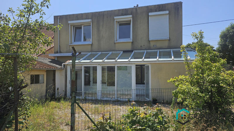 Maison - 99 m² - 5 pièces