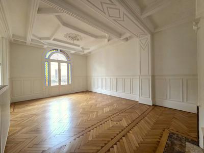 Appartement - 155 m² - 5 pièces