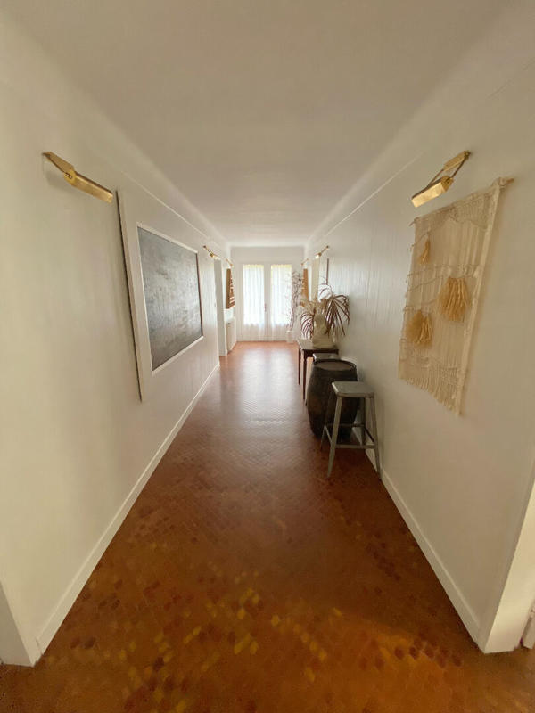 Maison - 220 m² - 7 pièces