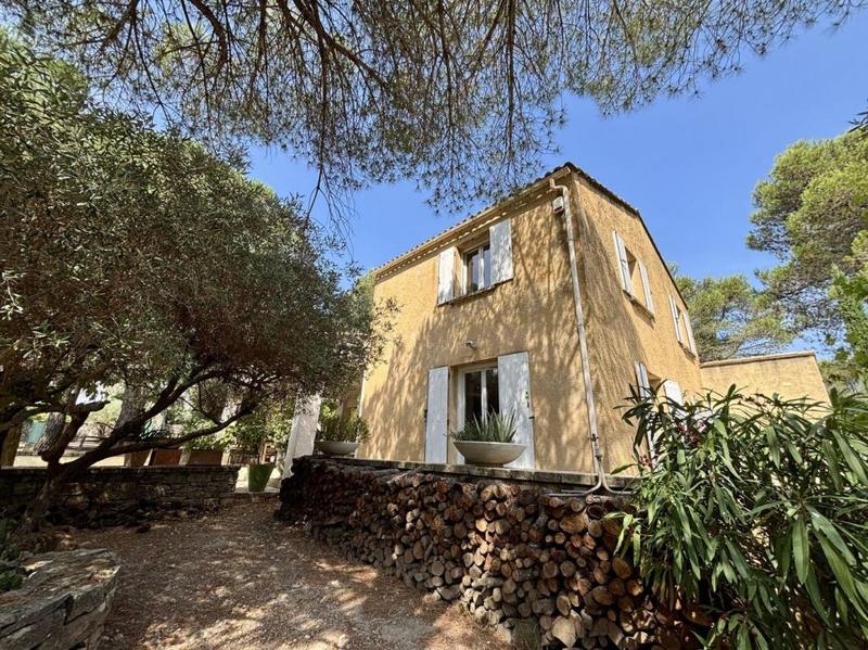 Villa - 140 m² - 8 pièces