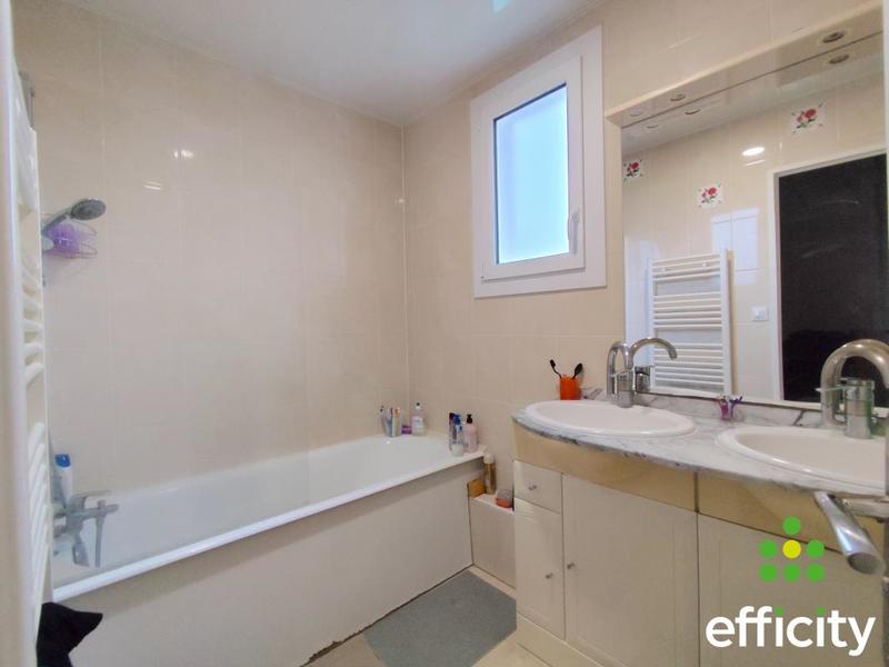 Pavillon - 94 m² - 5 pièces