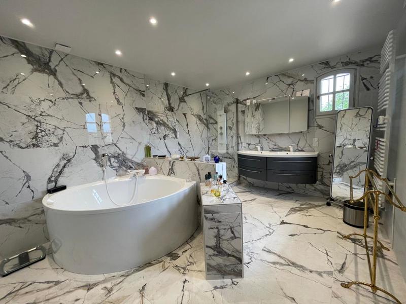 Maison - 243 m² - 4 pièces