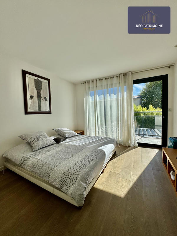 Maison contemporaine - 270 m² - 8 pièces