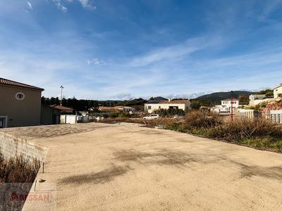 Terrain constructible - 780 m²