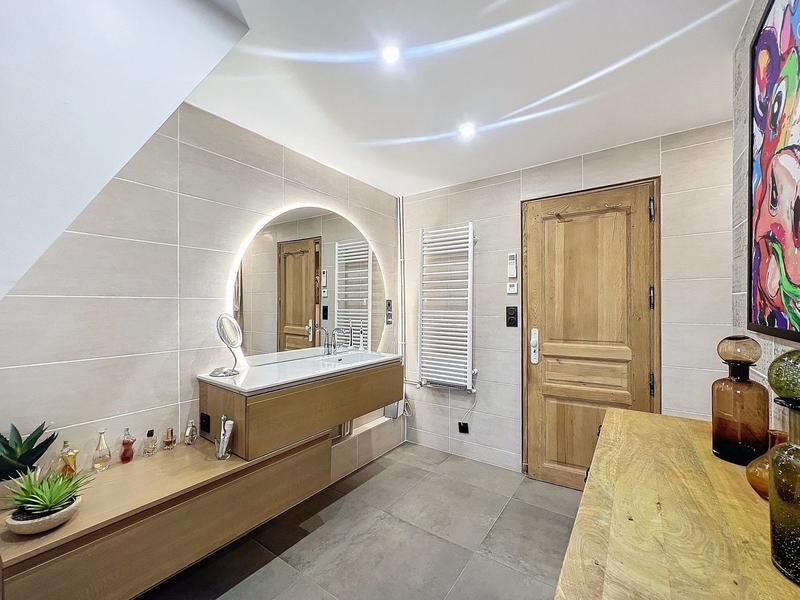 Maison - 262 m² - 6 pièces