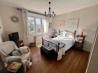 Maison - 227 m² - 6 pièces