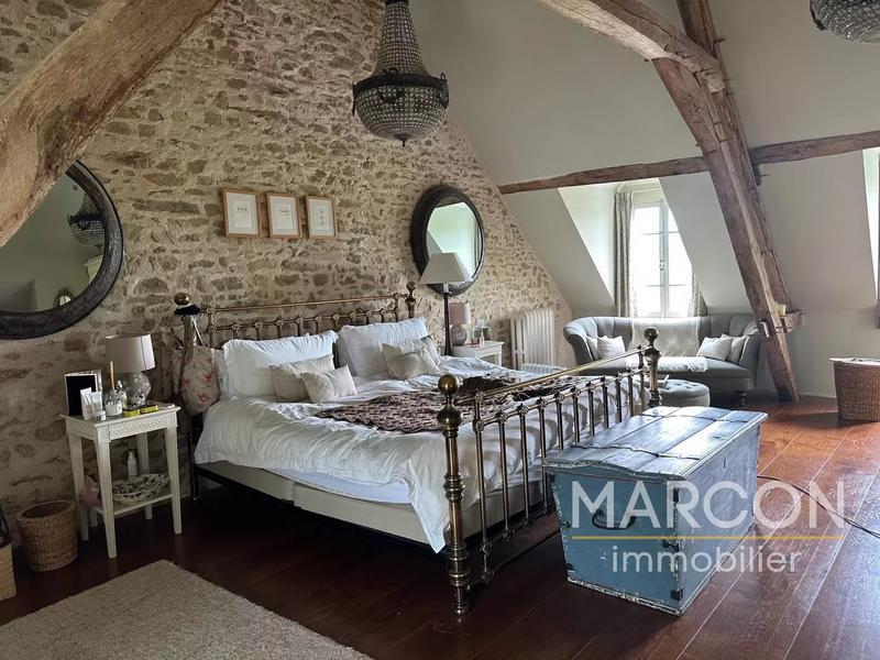 Propriété - 318 m² - 10 pièces