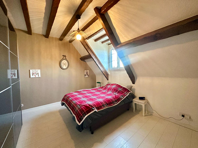 Maison - 180 m² - 9 pièces