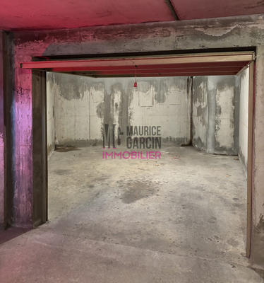 Parking / Garage - 18 m²