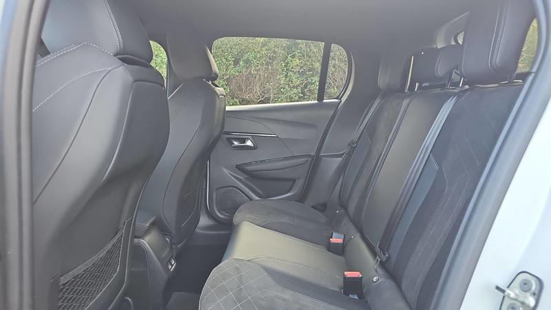 Peugeot 208 1.2 PureTech 130 Eat8 Gt - Automatique Entretien constructeur