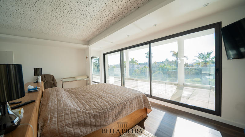 Maison - 800 m² - 14 pièces