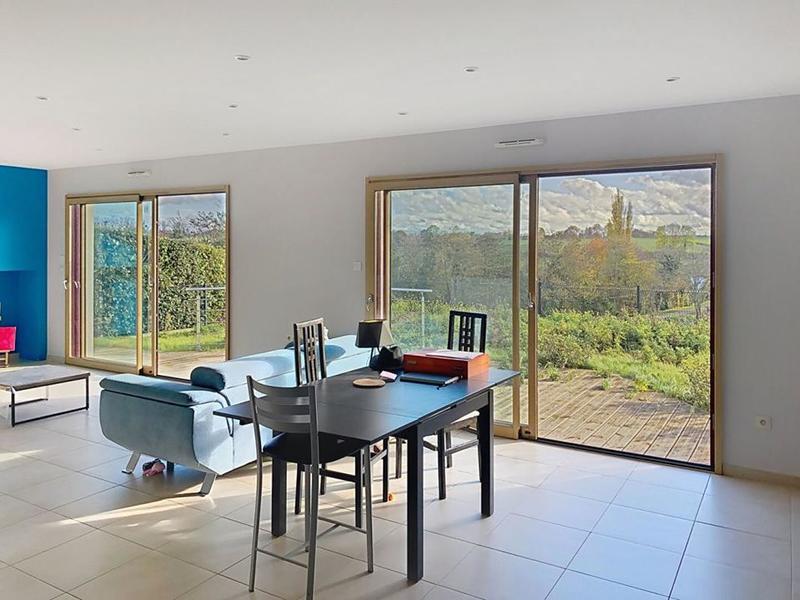 Maison - 325 m² - 11 pièces