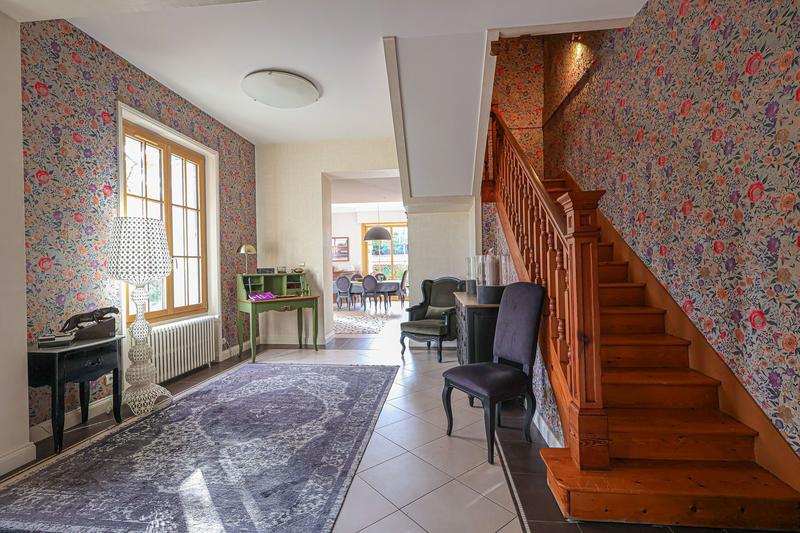 Maison - 360 m² - 12 pièces