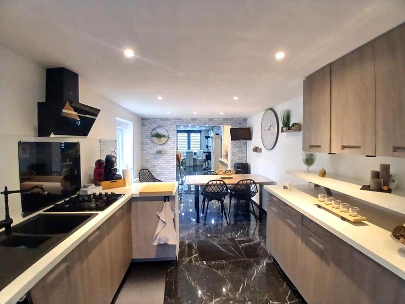 Maison - 95 m² - 4 pièces