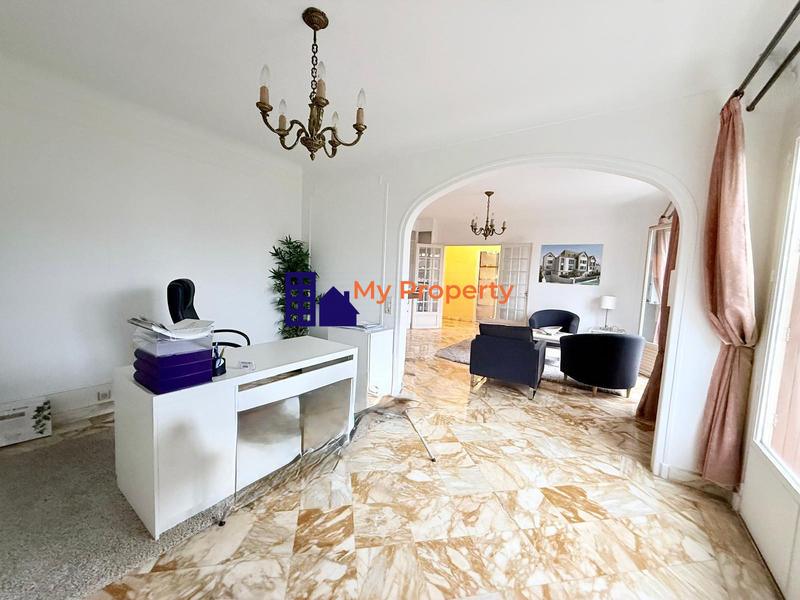 Villa - 196 m² - 7 pièces