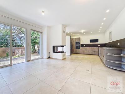 Maison - 77 m² - 3 pièces