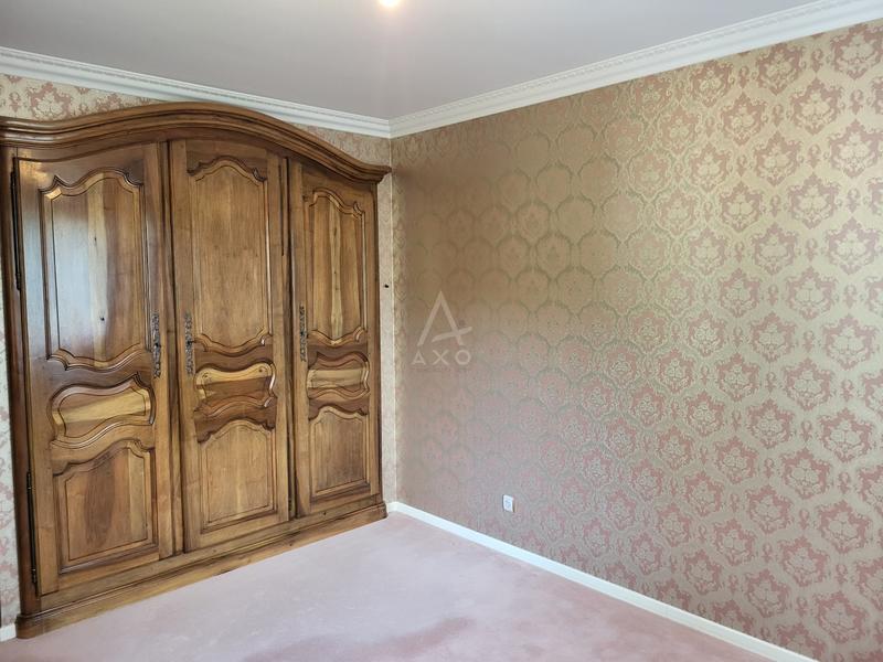 Maison - 218 m² - 8 pièces