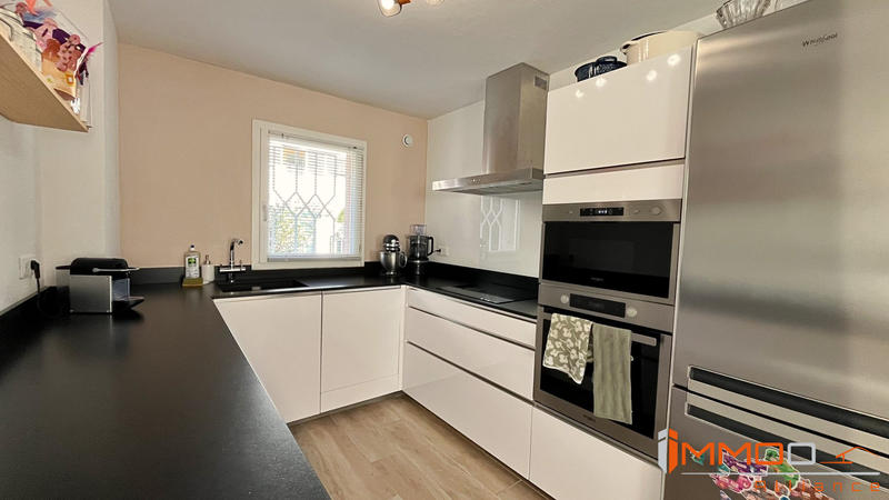 Maison - 95 m² - 5 pièces